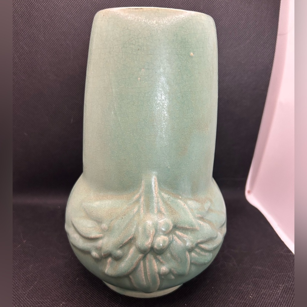 1920-30 Vintage Nelson McCoy Green Leaves & Berries Pottery Vase